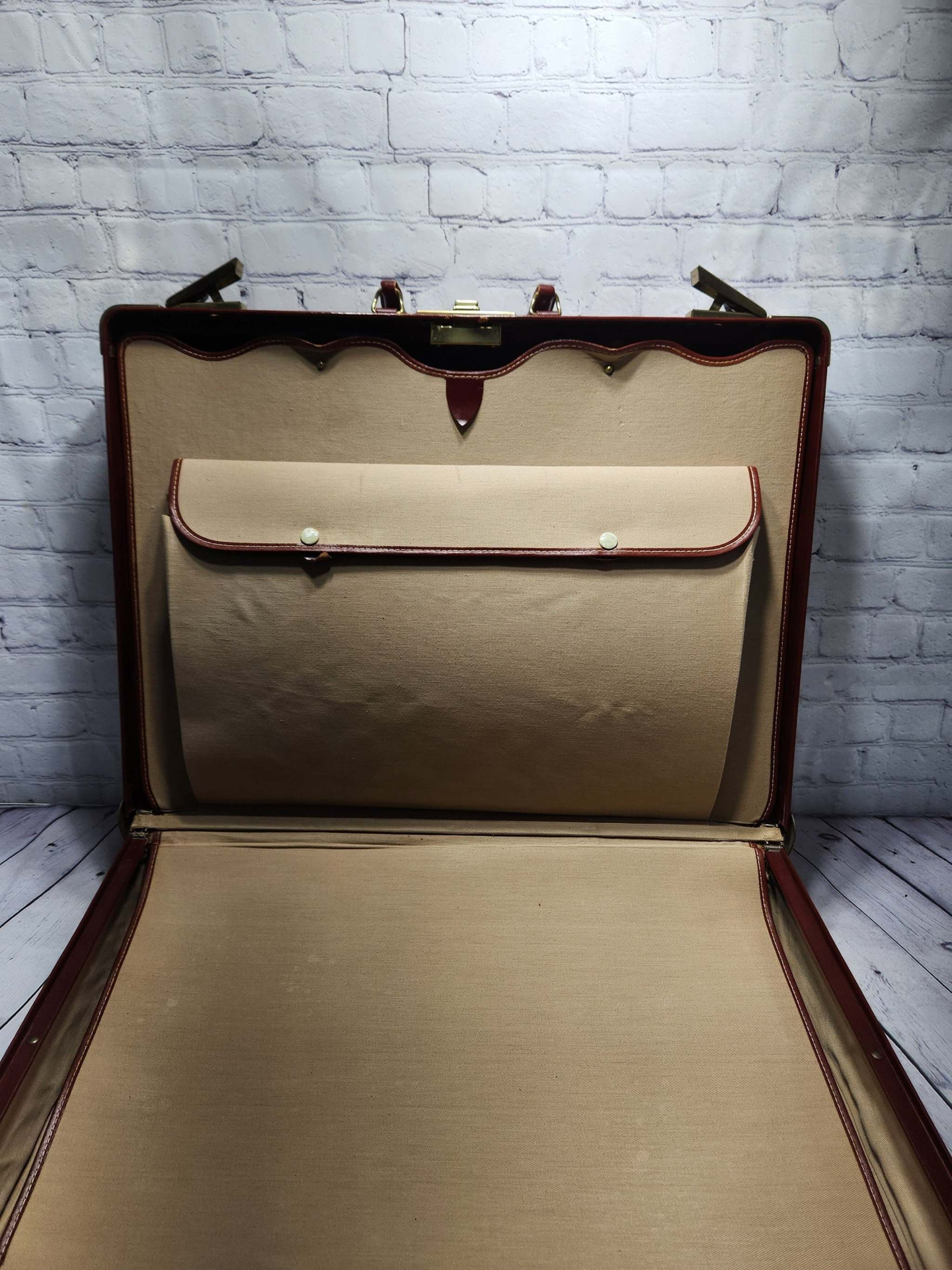 Vintage brown leather suitecase medium size vintage suitcase mid centVintage brown leather suitecase Medium size vintage suitcase Mid Centurysuitecase with protective canvas. Canada top grain cowhide vintage suitcaseThis vintage, heavChas Vintage ShopVintage brown leather suitecase medium size vintage suitcase mid century suitecase