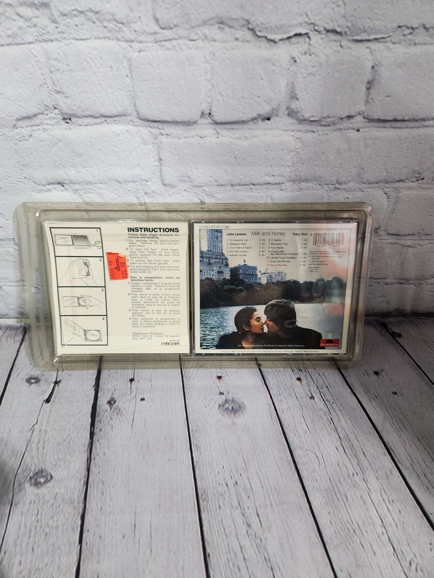 John lennon sealed and very rare west germany early pressing - milk aJOHN LENNON very rare Milk and Honey west germany early pressing print new andsealed long box CD !
Milk and Honey 1984 made in West Germany by PolyGram - DIGITAL MASChas Vintage Shophoney long box cd - john lennon milk
