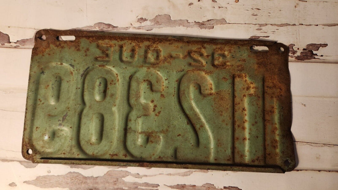 1932 Quebec licence plates Vintage Quebec licence plate. longer 6 numb
Vintage collectors' item: 1932 Quebec licence plates. This is a 6 digit longer plate
These authentic plates are a piece of Canadian history, perfect for any collecChas Vintage Shop1932 Quebec licence plates Vintage Quebec licence plate