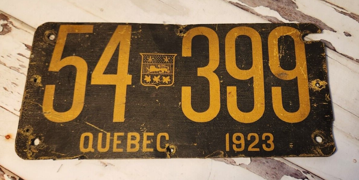 WOW 1923 Quebec antique licence plate . Plaque immatriculation du QuThis antique 1923 Quebec licence plate is a rare and valuable find for collectors of Canadian automobilia.1923 is showcasing Quebec coat of arms , the only year. VisChas Vintage ShopWOW 1923 Quebec antique licence plate