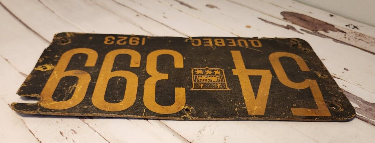 WOW 1923 Quebec antique licence plate . Plaque immatriculation du QuThis antique 1923 Quebec licence plate is a rare and valuable find for collectors of Canadian automobilia.1923 is showcasing Quebec coat of arms , the only year. VisChas Vintage ShopWOW 1923 Quebec antique licence plate