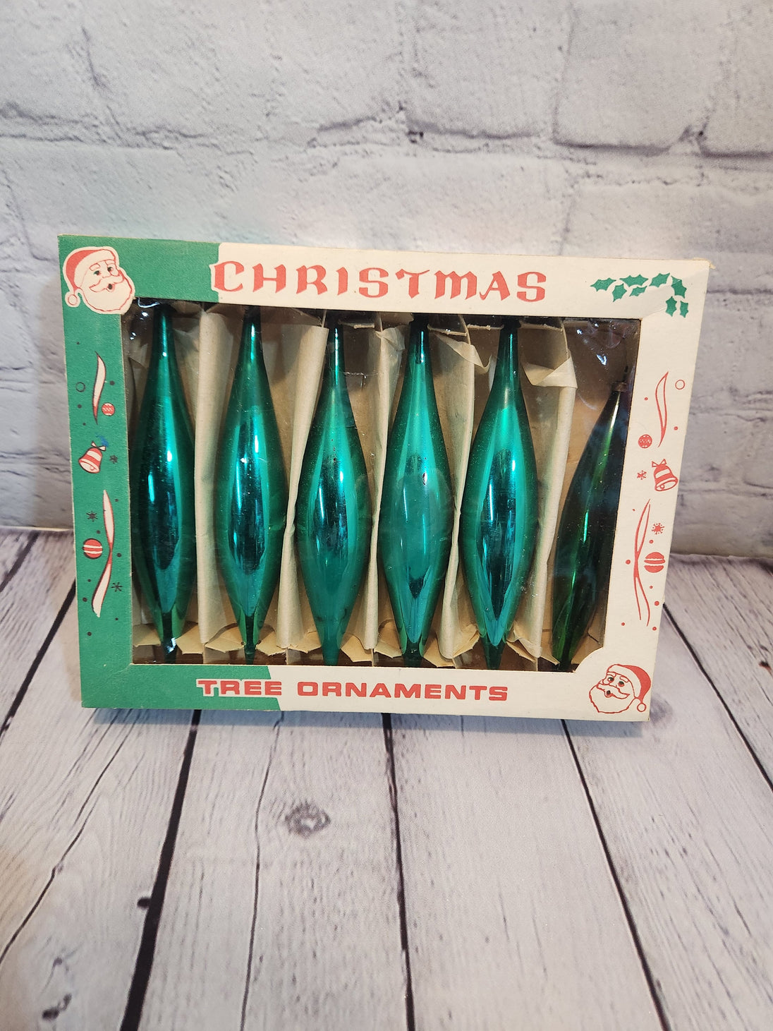 Green teardrop Christmas tree ornaments Christmas  vintage ornaments  Give your tree the perfect vintage charm !Set of 6 Brilliant Green Blown Glass Teardrop Ornaments in Original Box. The box has the cellophane window .5 Ornaments meaChas Vintage ShopGreen teardrop Christmas tree ornaments Christmas vintage ornaments Vintage Christmas Tree Decoration