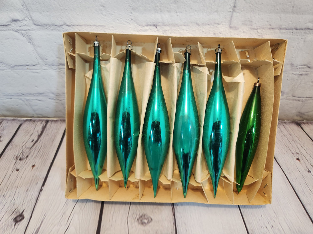 Green teardrop Christmas tree ornaments Christmas  vintage ornaments  Give your tree the perfect vintage charm !Set of 6 Brilliant Green Blown Glass Teardrop Ornaments in Original Box. The box has the cellophane window .5 Ornaments meaChas Vintage ShopGreen teardrop Christmas tree ornaments Christmas vintage ornaments Vintage Christmas Tree Decoration