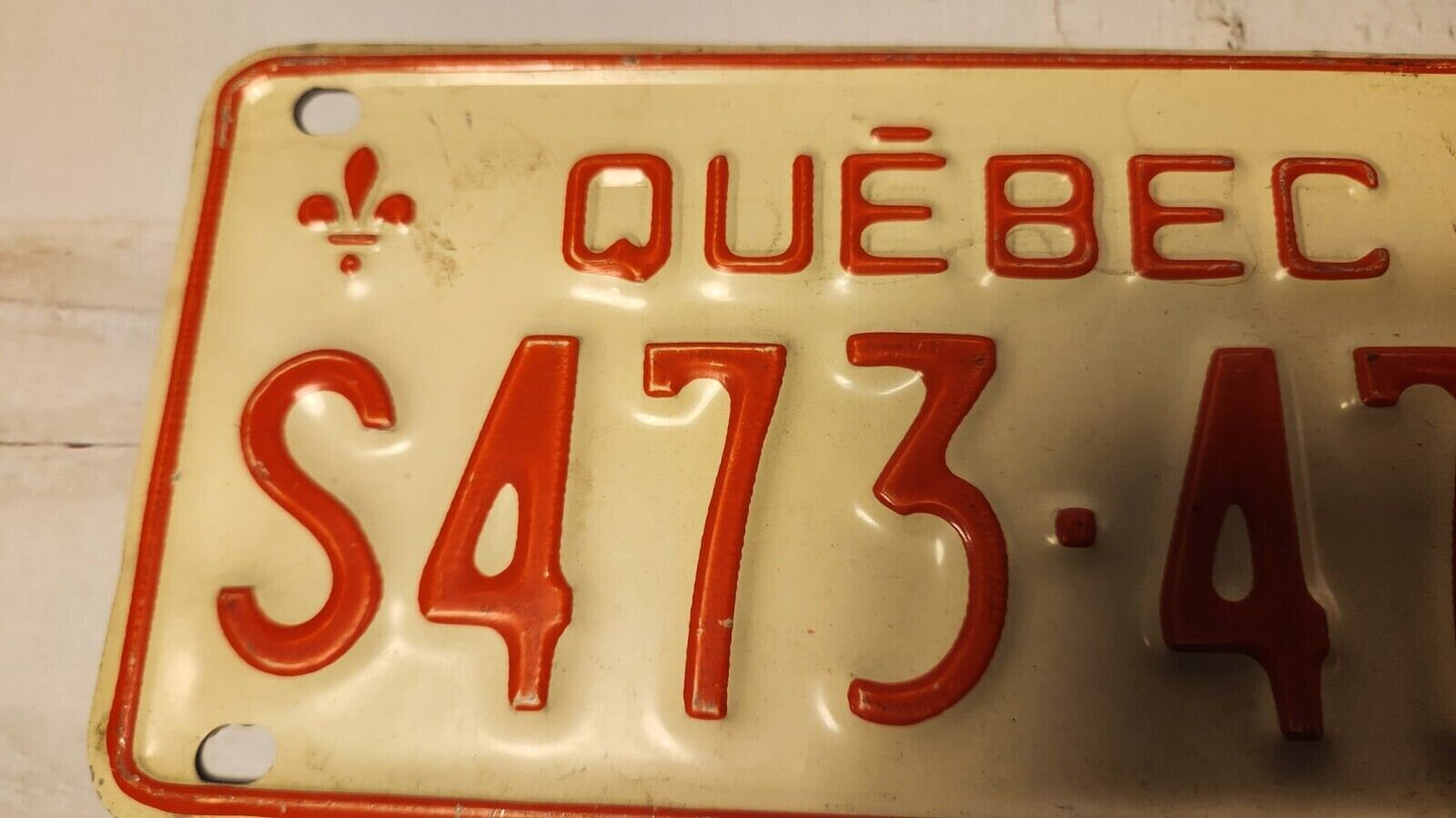 1976 Quebec licence plate  Vintage 1976 Quebec snowmobile licence platVintage 1976 Quebec licence plate, perfect for collectors of automobilia and transportation memorabilia. 
 
This snowmobile plate was manufactured in Canada and is aChas Vintage Shop1976 Quebec licence plate Vintage 1976 Quebec snowmobile licence plate