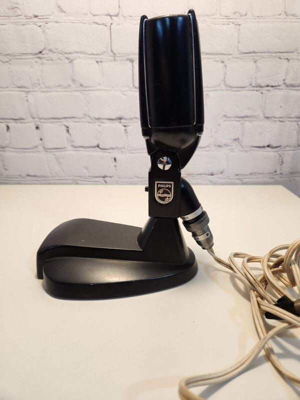 1950's Vintage Phillips el 6021/60 microphone with baseVintage Phillips EL 6021/60 microphone, in very good condition. This dynamic microphone has a frequency response range of 50 Hz to 10 kHz, making it ideal for recordChas Vintage Shop1950'