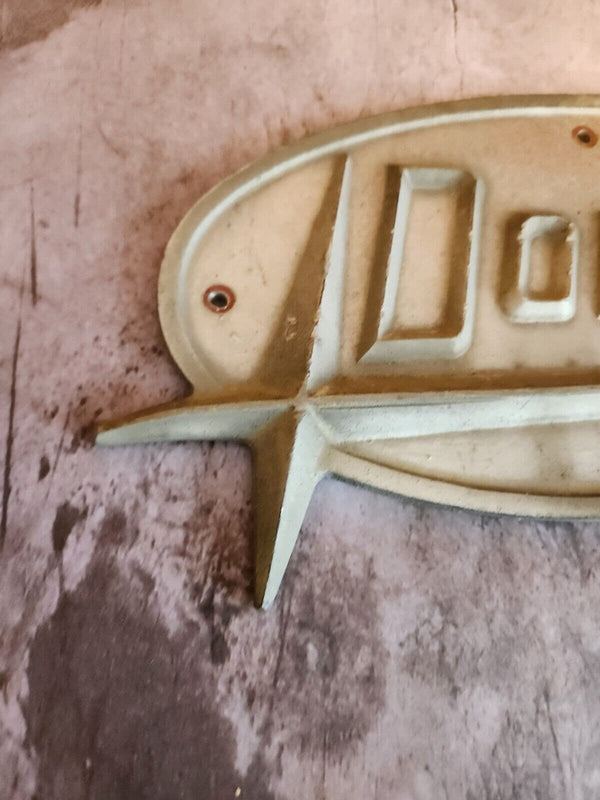 Vintage  Dorsey Satellite  semi trailer emblem in cast metalThese dorsey emblem are rare but this specific exemple ( with the satellite) is even harder to find !Vintage Dorsey Semi Trailer Emblem in cast metal . Good conditioChas Vintage ShopVintage Dorsey Satellite semi trailer emblem