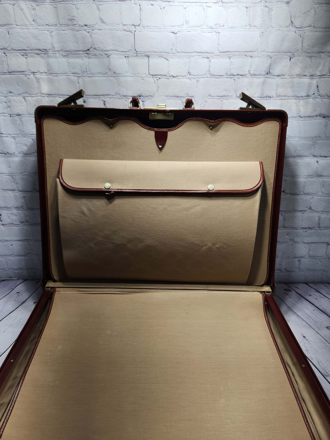 Vintage brown leather suitecase medium size vintage suitcase  mid centVintage brown leather suitecase Medium size vintage suitcase Mid Centurysuitecase with protective canvas. Canada top grain cowhide vintage suitcaseThis vintage, heavChas Vintage ShopVintage brown leather suitecase medium size vintage suitcase mid century suitecase