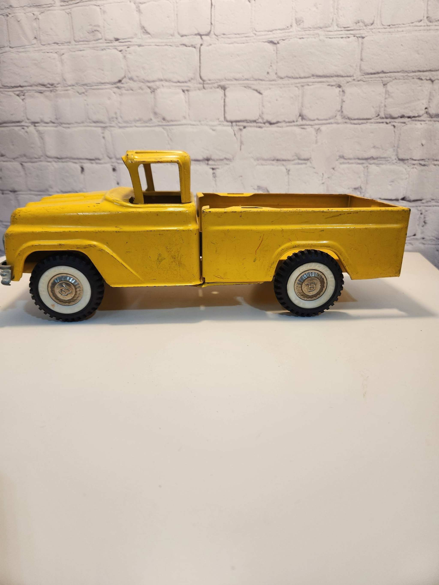 Buddy L vintage toy travelling zoo  yellow Buddy Lpick truck - pressedBuddy L vintage toy travelling zoo Vintage Buddy L pick Truck - Pressed SteelToy Buddy L vintage toy from the 1960's Vintage pick upThis is a 1:16 scale pick truck lChas Vintage Shopvintage toy travelling zoo yellow Buddy Lpick truck - pressed steel toy buddy