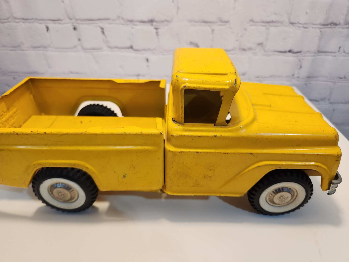 Buddy L vintage toy travelling zoo  yellow Buddy Lpick truck - pressedBuddy L vintage toy travelling zoo Vintage Buddy L pick Truck - Pressed SteelToy Buddy L vintage toy from the 1960's Vintage pick upThis is a 1:16 scale pick truck lChas Vintage Shopvintage toy travelling zoo yellow Buddy Lpick truck - pressed steel toy buddy