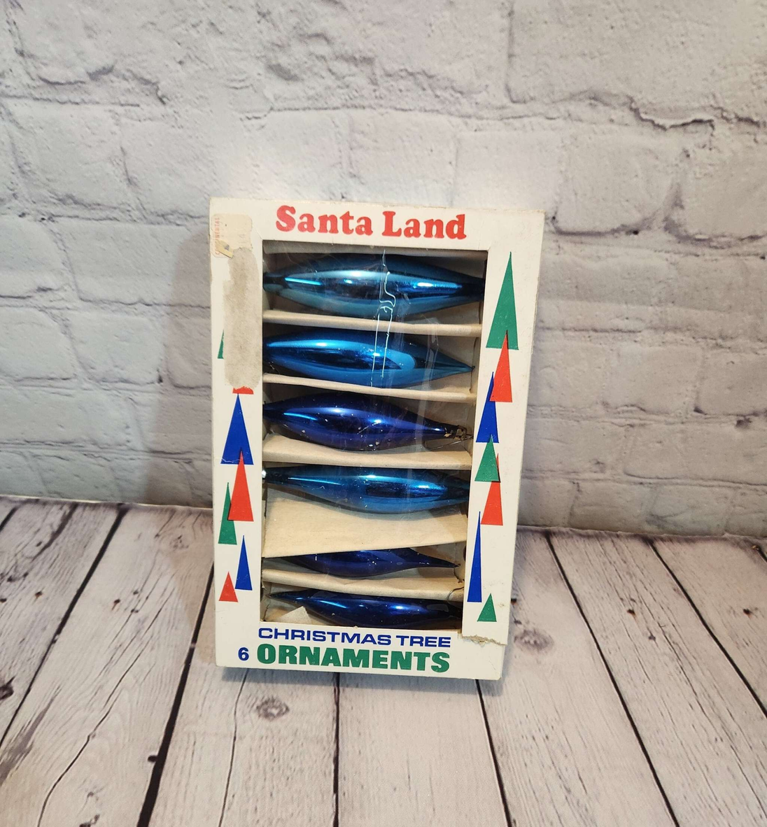 Santa land blue teardrop christmas tree ornaments christmas  vintage oGive your tree the perfect vintage charm !Set of Six Brilliant Blue Blown Glass Teardrop Ornaments in Original Box.
The box has the cellophane window .3 Ornaments meChas Vintage ShopSanta land blue teardrop christmas tree ornaments christmas vintage ornaments vintage christmas tree decoration