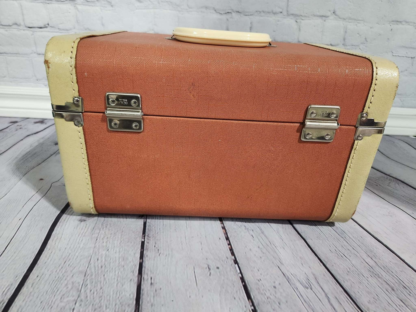 Mid century cheney england  pink salmon women toiletry suitecase with Vintage pink salmon women toiletry travel hard shell suitecase Mid Centurysuitecase Travel Luggage Case Makeup Toiletry Bag BoxThis Cheney travel make up woman bag wChas Vintage Shop2 keys mid century suitecase travel luggage toiletry bag