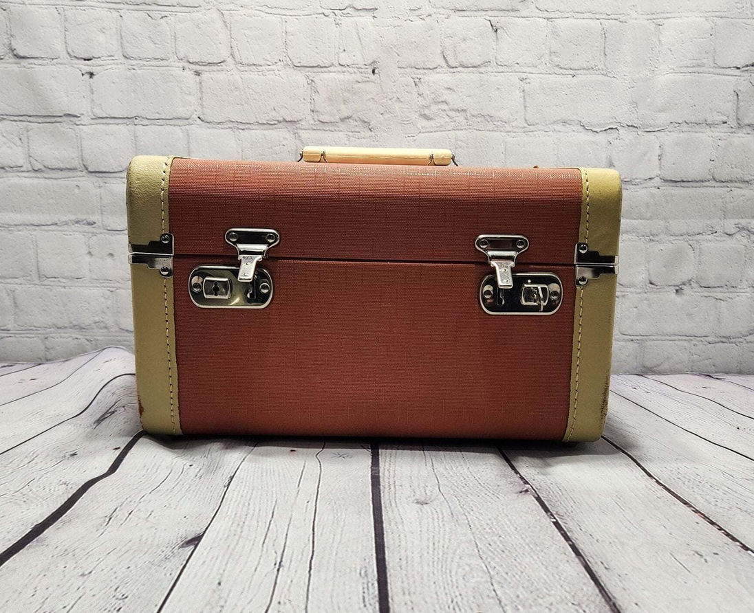 Mid century cheney england  pink salmon women toiletry suitecase with Vintage pink salmon women toiletry travel hard shell suitecase Mid Centurysuitecase Travel Luggage Case Makeup Toiletry Bag BoxThis Cheney travel make up woman bag wChas Vintage Shop2 keys mid century suitecase travel luggage toiletry bag