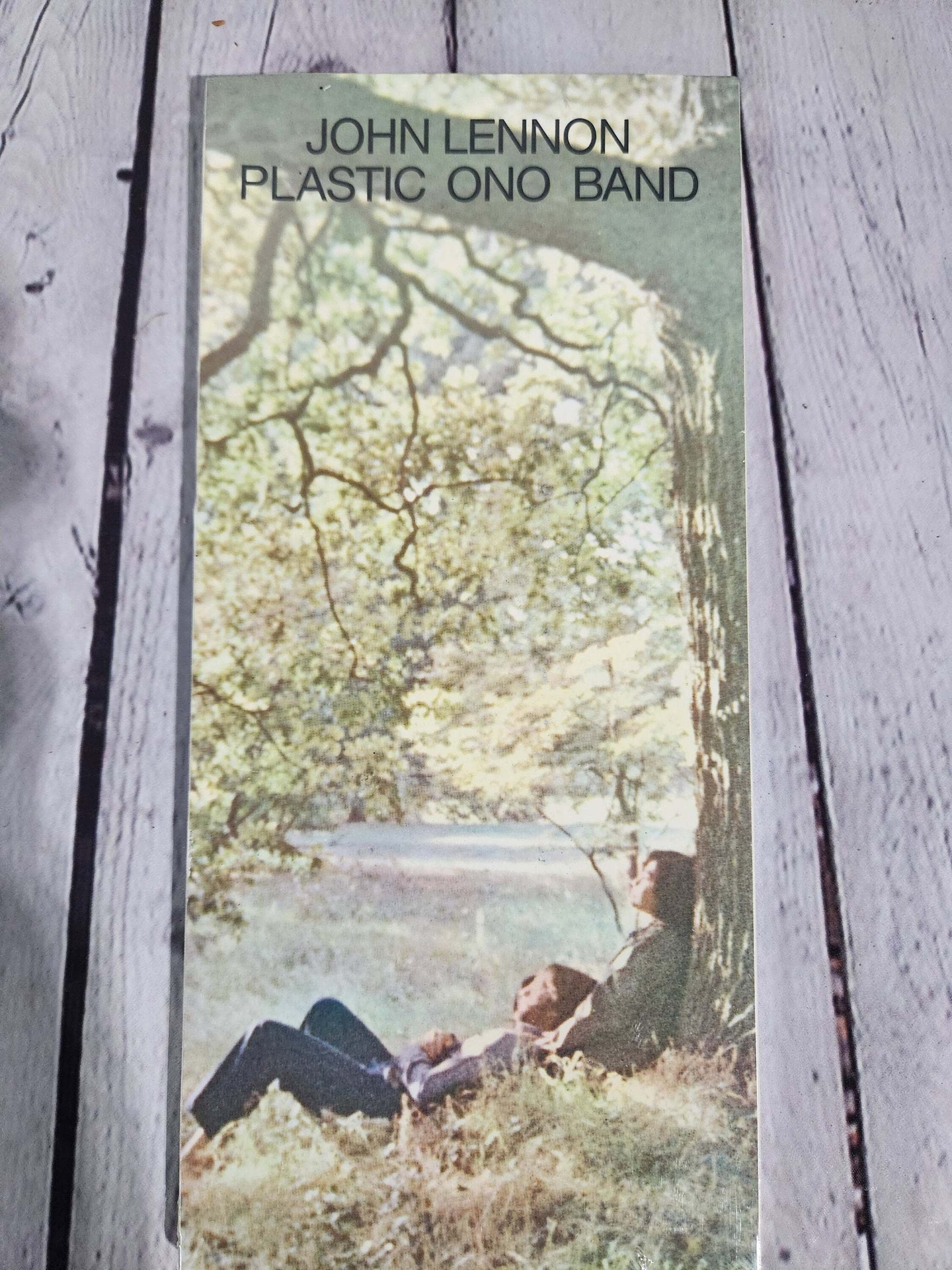 John lennon new sealed long box plastic ono band john lennon first solJOHN LENNON Plastic Ono band new and sealed long box CD !This is John Lennon first solo album from 1970 after the Beatles split. Sealed
14½ x 31½cm Long box!Play lisChas Vintage Shopsealed long box plastic ono band john lennon