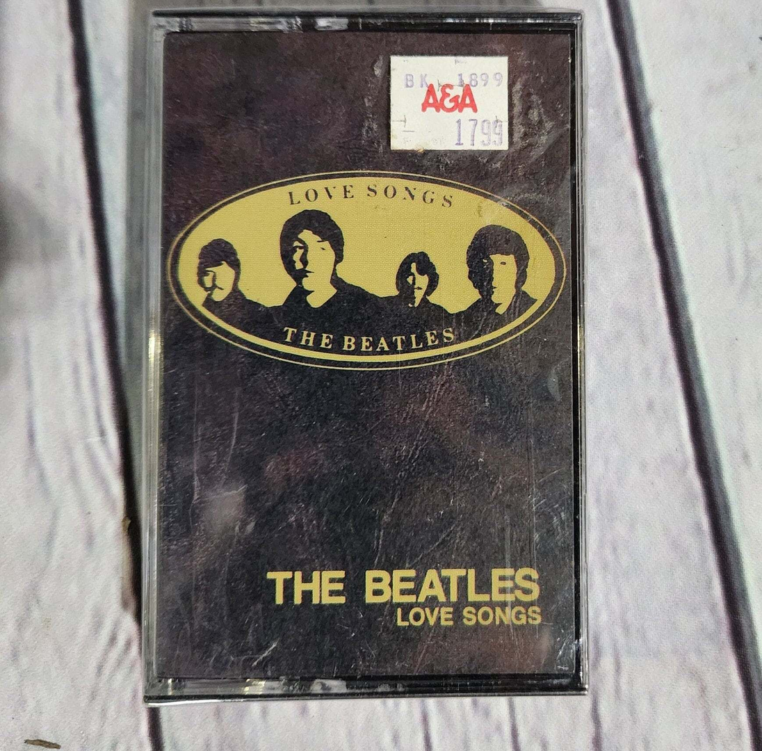 New sealed the beatles love songs   tape cassette fab four love songsRare Treat for Beatles Lover and collector !The Beatles Love Songs new and sealed cassette !
Compilation of some Beatles greatest love songs !Track list
Yesterday 2:Chas Vintage Shopbeatles love songs tape cassette fab