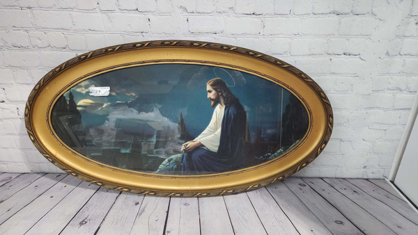 Jesus Christ on The Mt of Olives Lithograph Print by Giovanni (Josef UThis antique lithograph print depicts Jesus Christ on the Mount of Olives, beautifully rendered by Giovanni (Josef Untersberger). The print is housed in an ornate, aChas Vintage ShopAntique ornate oval large Frame