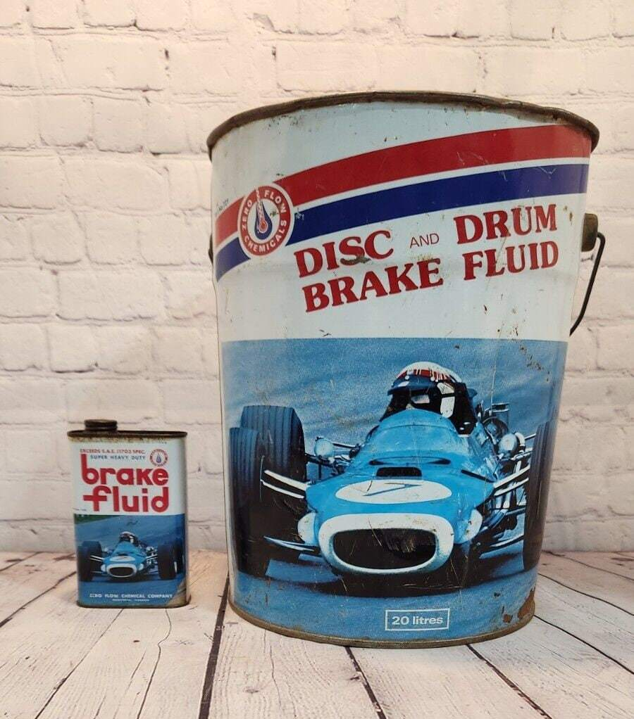 Great combo of Vintage zero flow collectables from the 1960's . A   5 Vintage Zero Flow 5 gallon can and 16 on can brake fluid from the 1960s.  Both can displays great  vintage racing car graphicsThis original Canadian classic featuresChas Vintage ShopGreat combo