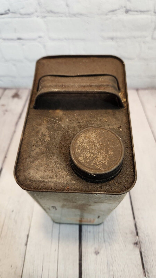 Vintage Oilzum motor oil  1 gallon VTG Oilzum collectable choice of chVintage Oilzum Motor Oil 1 gallon can from the 50'sThis original collectable comes in multi-color and features the brand Oilzum. Perfect for collectors of Gas & Chas Vintage ShopVintage Oilzum motor oil 1 gallon VTG Oilzum collectable choice