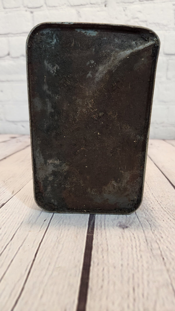 Vintage Oilzum motor oil  1 gallon VTG Oilzum collectable choice of chVintage Oilzum Motor Oil 1 gallon can from the 50'sThis original collectable comes in multi-color and features the brand Oilzum. Perfect for collectors of Gas & Chas Vintage ShopVintage Oilzum motor oil 1 gallon VTG Oilzum collectable choice