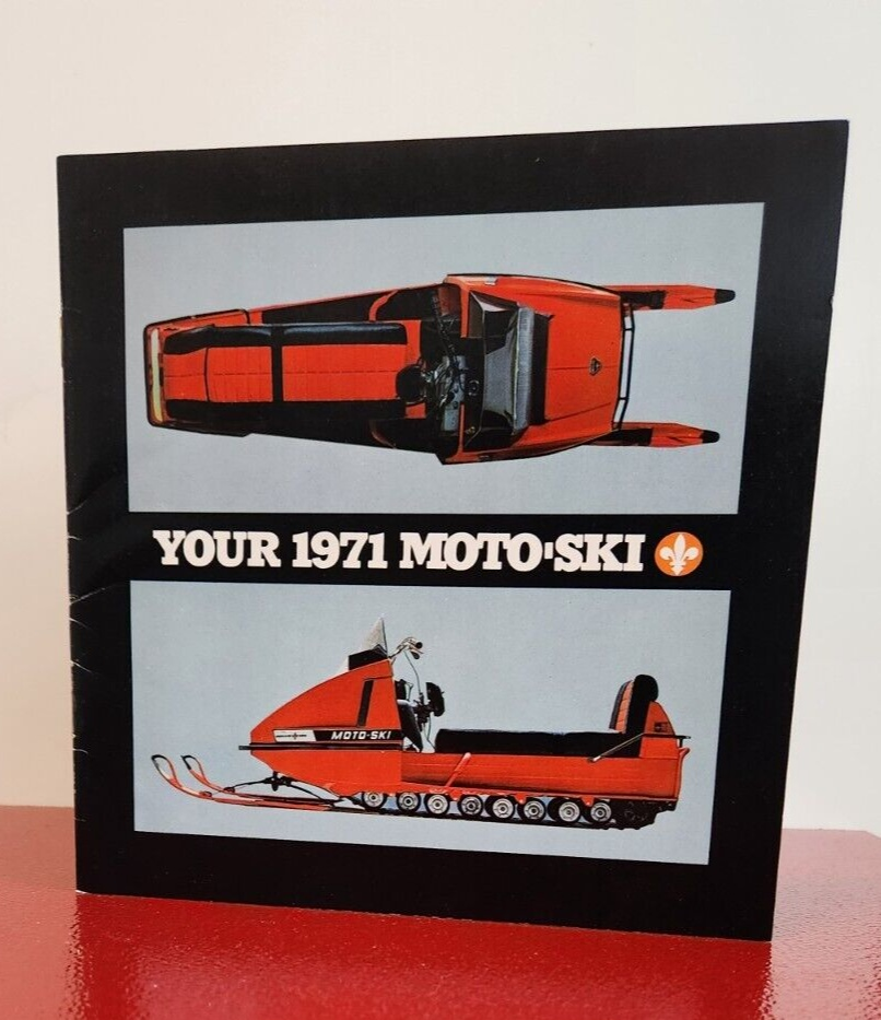 Your 1971 Moto Ski vintage snowmobile booklet  7,5 in X 7,5 in 13 pageGet your hands on this Moto SKI vintage snowmobile booklet from 1971! This 13-page booklet, measuring 7.5 inches by 7.5 inches, is a collector's item for any transpoChas Vintage Shop1971 Moto Ski vintage snowmobile booklet 7,5