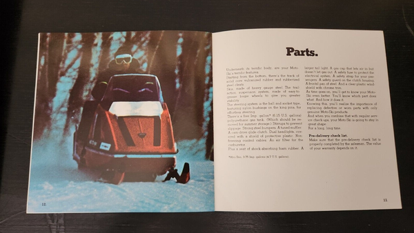 Your 1971 Moto Ski vintage snowmobile booklet  7,5 in X 7,5 in 13 pageGet your hands on this Moto SKI vintage snowmobile booklet from 1971! This 13-page booklet, measuring 7.5 inches by 7.5 inches, is a collector's item for any transpoChas Vintage Shop1971 Moto Ski vintage snowmobile booklet 7,5